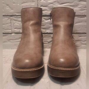 Blowfish Malibu Women's Vera Ankle Boots Size 10M Taupe Color Side Zipper